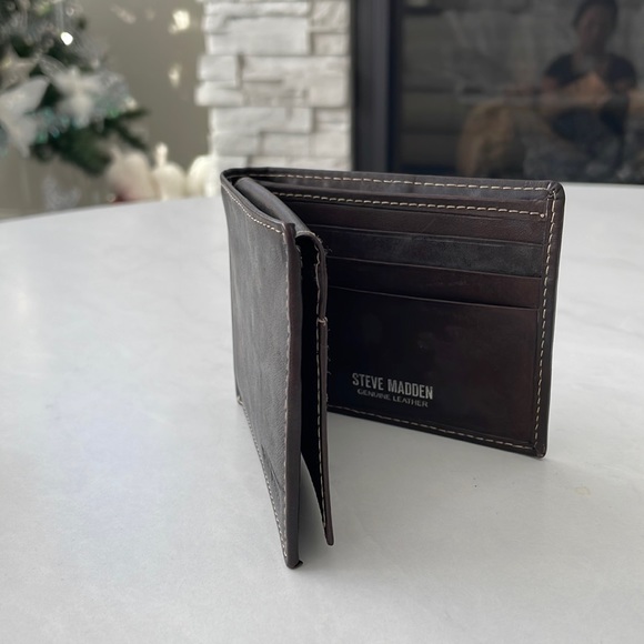 Steve Madden Other - Steve Madden Dark Brown Leather Card Holder